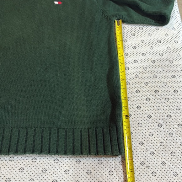 Tommy Hilfiger V-Neck sweater. Like new - Picture 6 of 8